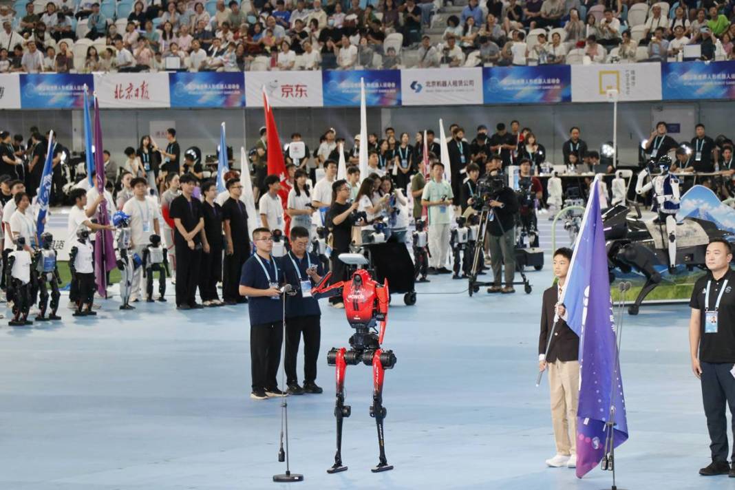 İnsansı robot TienKung, Usain Bolt'un 100 metre rekorunu tarihe gömdü 14